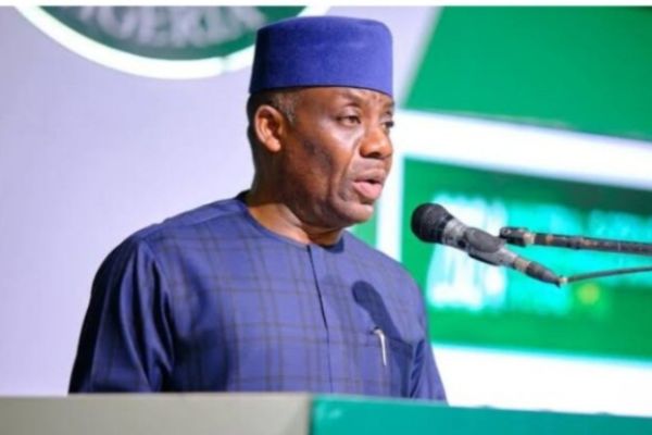 FG Ends The Use of  �Dr� Title for Honorary Degree Holders